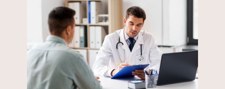 I sintomi del tumore del colon-retto e come si cura con l’intervento chirurgico mininvasivo