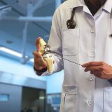  Chirurgia Protesica Mininvasiva e Robotica di Anca e Ginocchio